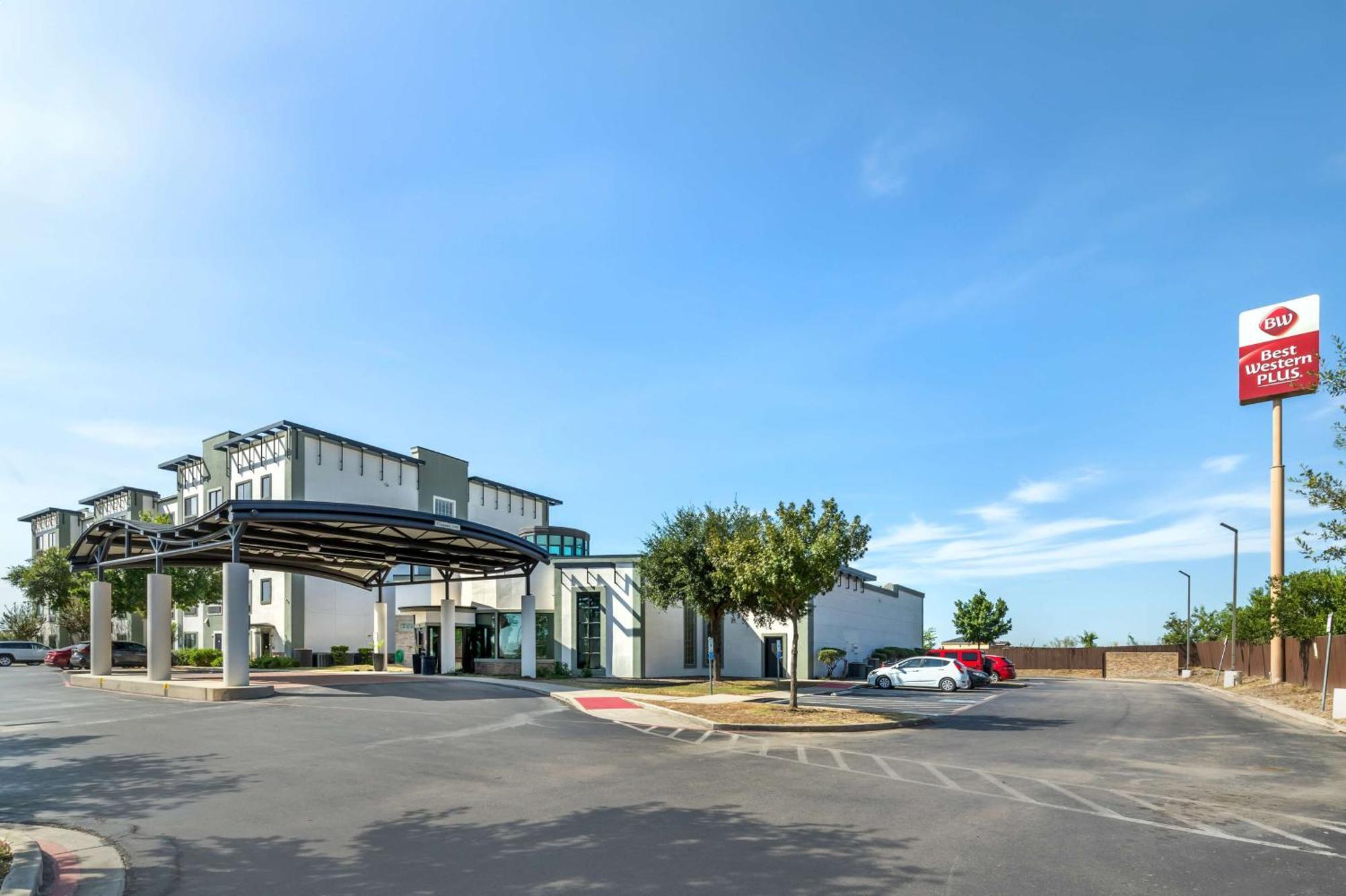 Hotel Best Western Plus Lackland And Suites. 3*