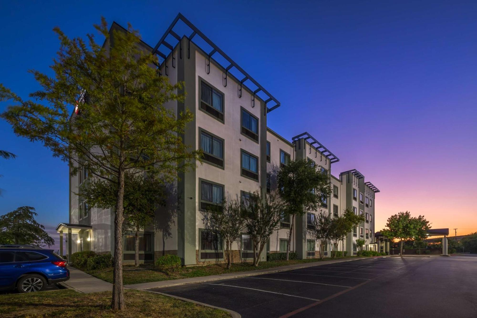 Best Western Plus Lackland And Suites. Hotel